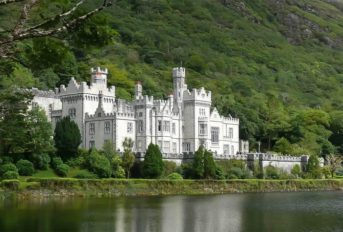 Explore Traditional Irish Architecture's History and Design